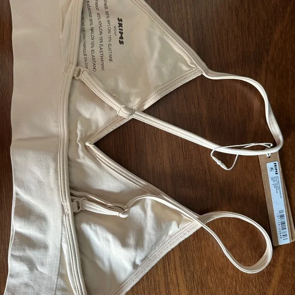NWT SKIMS Soft Smoothing Seamless Scoop Bralette - Picture 8 of 11